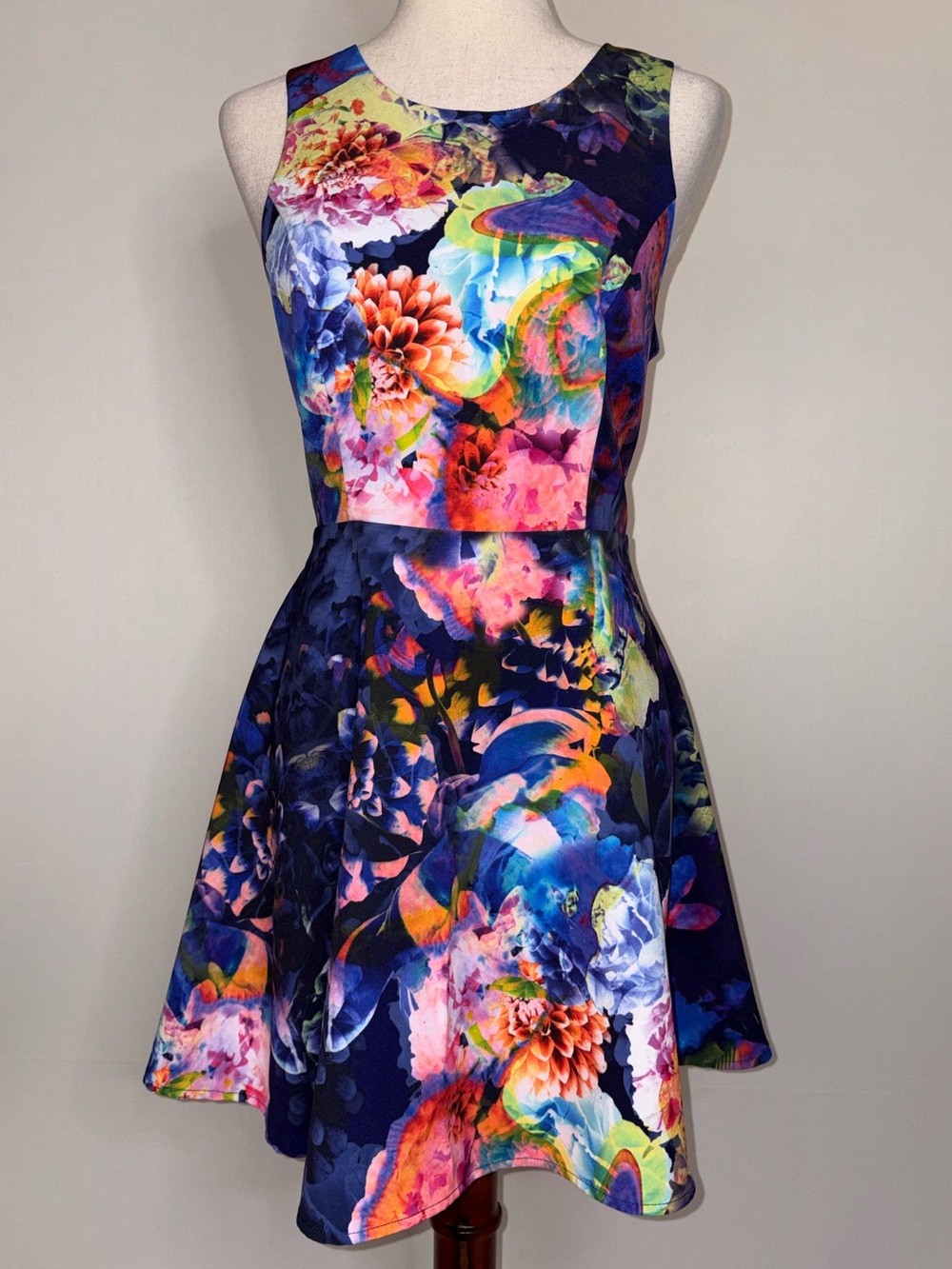 Bardot Vibrant Technicolor Floral Fit-and-Flare Dress Size 8 - Picture 2 of 7
